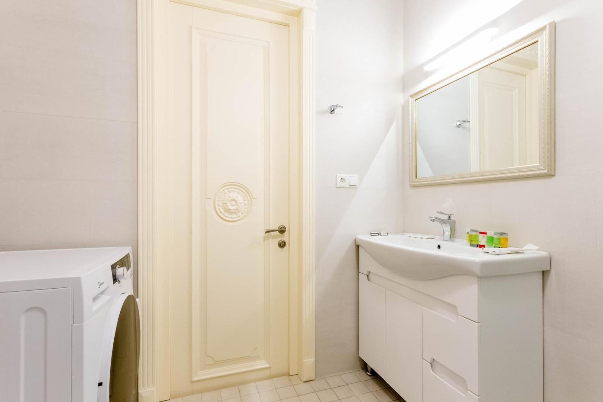 Central Comfort Place L ティビリシ エクステリア 写真